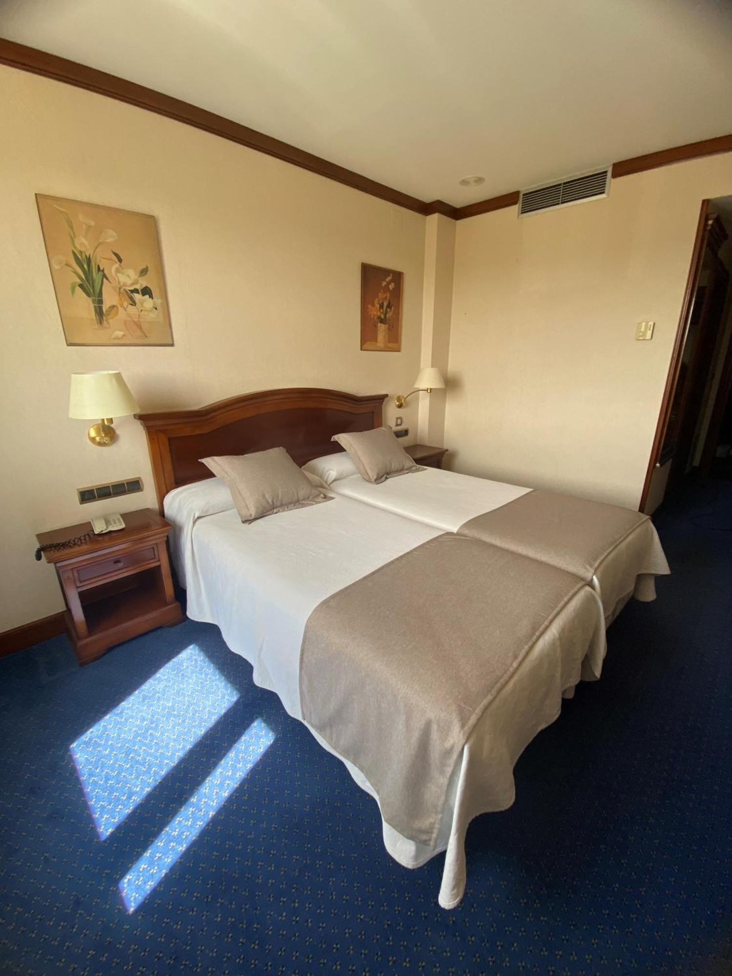 Hotel Villa De Almazán 외부 사진