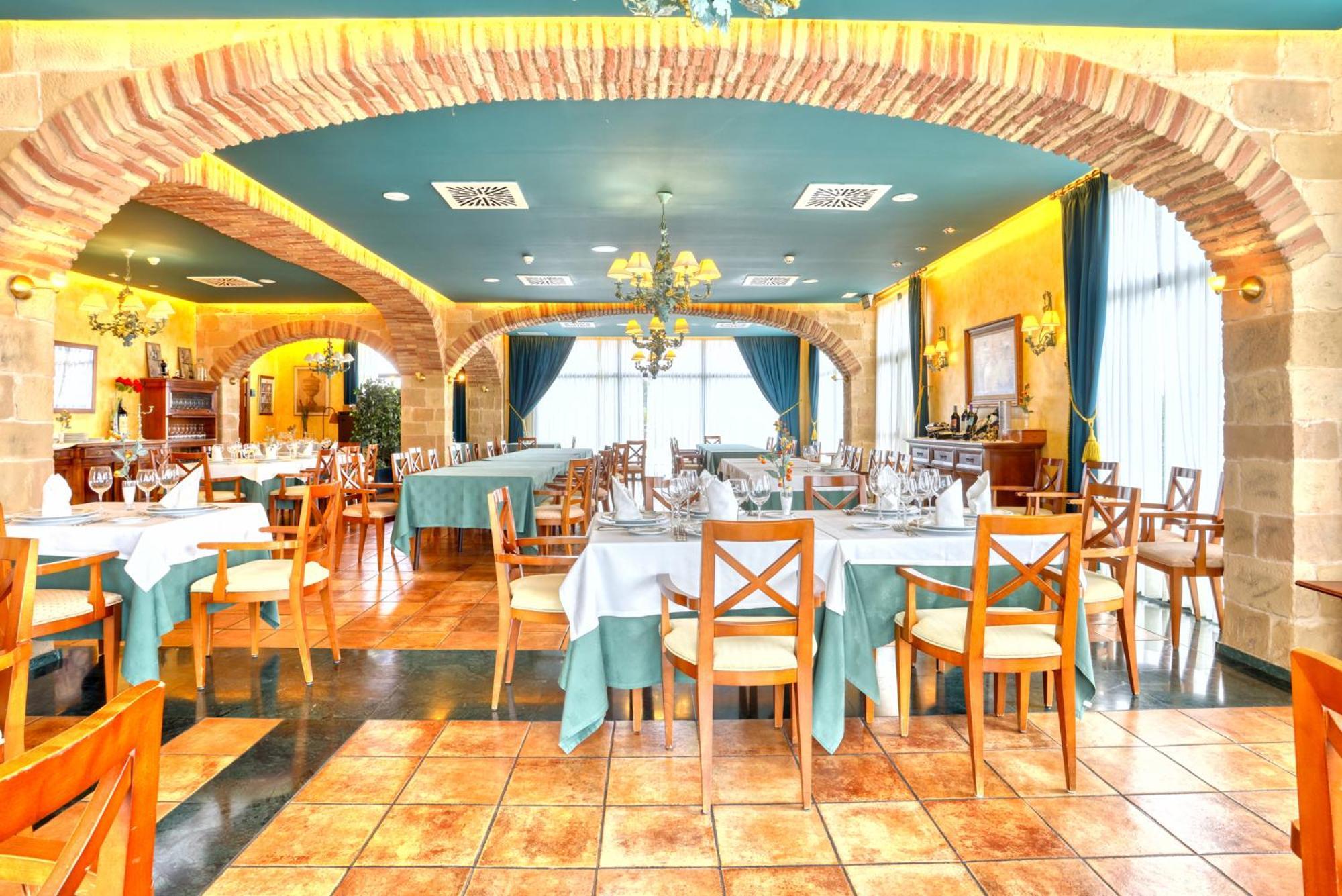 Hotel Villa De Almazán 외부 사진