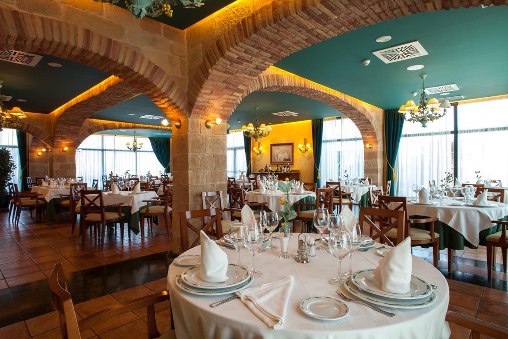 Hotel Villa De Almazán 외부 사진